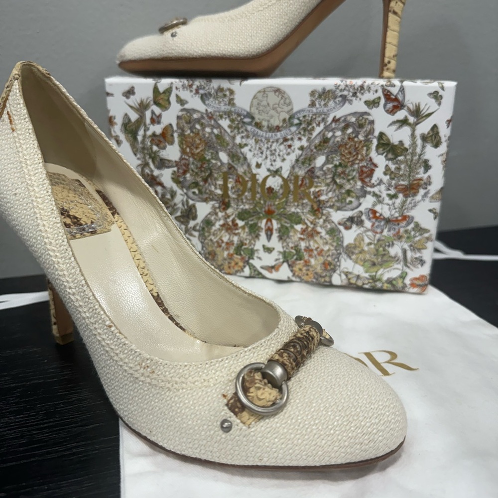 CHRISTIAN DIOR pumps in nude cloth with phyton leather details. .